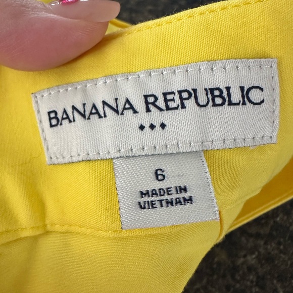 Banana Republic Neon Yellow Pocket Mini Skirt size 6 - Picture 2 of 4